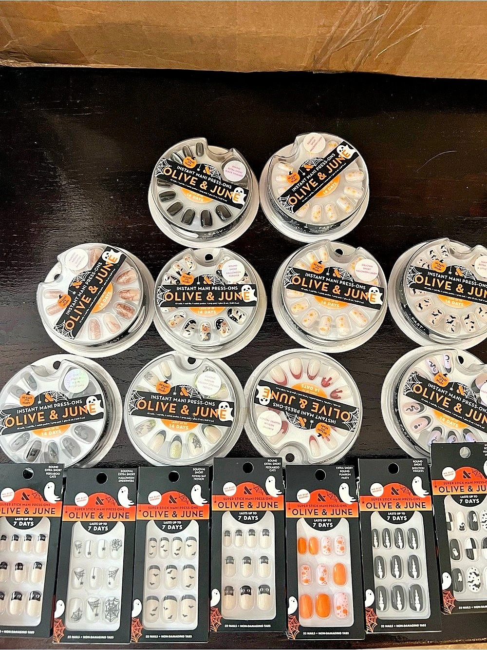 Olive & June Press-On Nails- Halloween 4 pack assorted